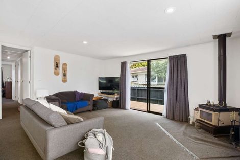 Photo of property in 70 Racecourse Road, Waiuku, 2123