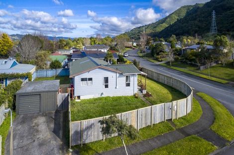 Photo of property in 1 Wyoming Grove, Totara Park, Upper Hutt, 5018