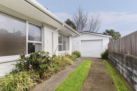 Photo of property in 20 Mayfair Place, Westown, New Plymouth, 4310