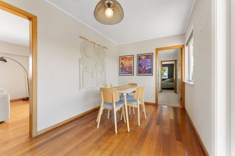 Photo of property in 8 Essex Place, Milson, Palmerston North, 4414