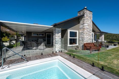 Photo of property in 18 Peregrine Place, Kinloch, Taupo, 3377