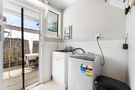 Photo of property in 8a Harrington Road, Henderson, Auckland, 0610