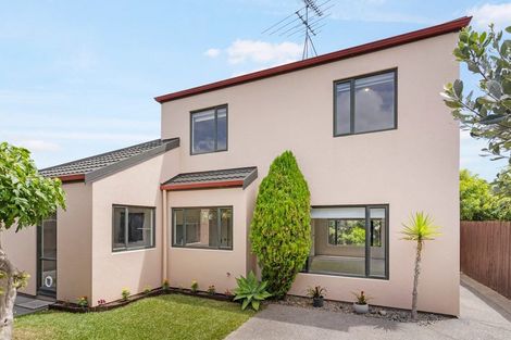 Photo of property in 59a Reelick Avenue, Pakuranga Heights, Auckland, 2010