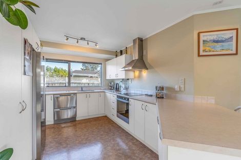 Photo of property in 42 Sheriff Place, Randwick Park, Auckland, 2105