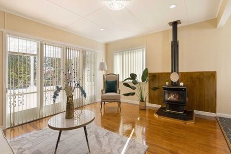 Photo of property in 64 Seabrook Avenue, New Lynn, Auckland, 0600