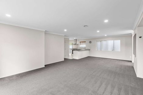 Photo of property in 58h Sunnyside Road, Sunnyvale, Auckland, 0612