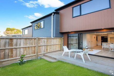 Photo of property in 3/11 Stottholm Road, Titirangi, Auckland, 0604