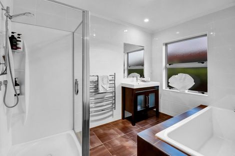 Photo of property in 81 Pacific Drive, Fitzherbert, Palmerston North, 4410