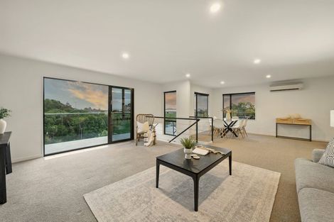 Photo of property in 122 Mccormacks Bay Road, Redcliffs, Christchurch, 8081