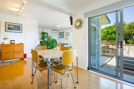 Photo of property in 6 Edwin Mitchelson Road, Muriwai, Waimauku, 0881