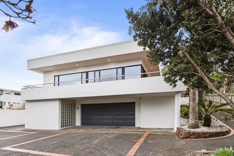 Photo of property in 1/52 Masterton Road, Rothesay Bay, Auckland, 0630