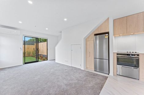 Photo of property in 11/10 Fathom Place, Te Atatu Peninsula, Auckland, 0610