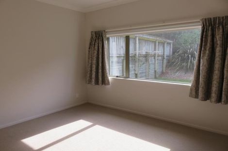 Photo of property in 15 Wantwood Grove, Churton Park, Wellington, 6037