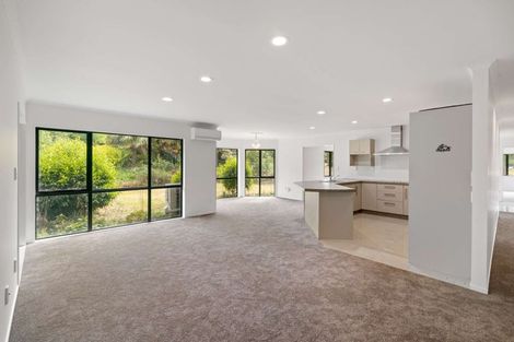 Photo of property in 10 Gleaming Place, Waiuku, 2123