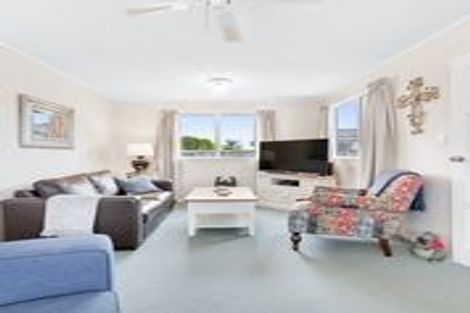 Photo of property in 54a Yeovil Road, Te Atatu Peninsula, Auckland, 0610