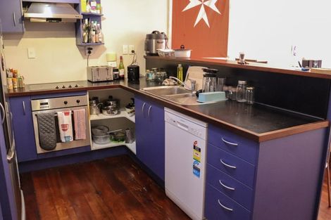 Photo of property in Courtenay Mews Apartments, 5/14 Alpha Street, Te Aro, Wellington, 6011