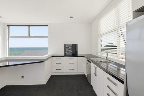 Photo of property in 31 Karewa Parade, Papamoa Beach, Papamoa, 3118