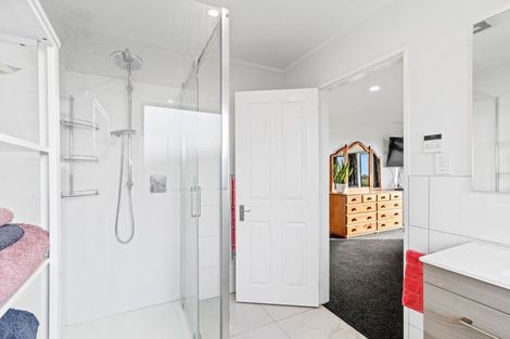 Photo of property in 55 Pukenamu Road, Te Horo, Otaki, 5581