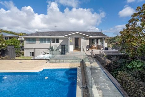 Photo of property in 62 Evelyn Road, Cockle Bay, Auckland, 2014