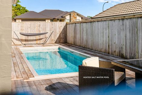 Photo of property in 36 Gilbransen Road, Kumeu, 0810