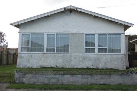 Photo of property in 11 Seafront Road, Castlecliff, Whanganui, 4501