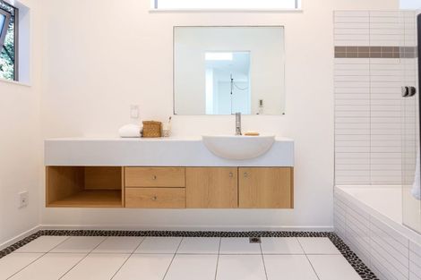 Photo of property in 394 The Esplanade, Island Bay, Wellington, 6023