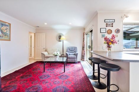 Photo of property in 5 Highfields Terrace, Henderson, Auckland, 0612