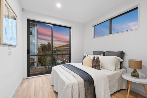 Photo of property in 4d Fowler Street, Northcote, Auckland, 0627