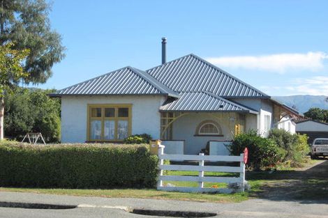 Photo of property in 84 Rhodes Street, Waimate, 7924