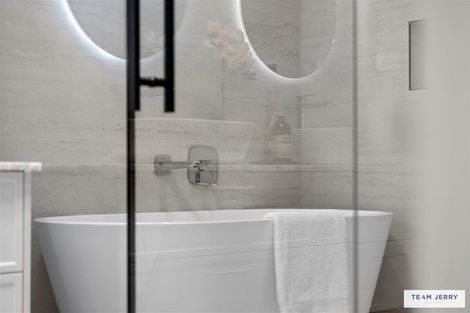 Photo of property in 37 Maungakaraka Road, Karaka, 2580