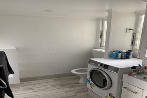 Photo of property in Churchill Flats, 213 The Terrace, Wellington Central, Wellington, 6011