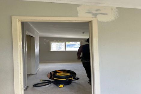 Photo of property in 49 Lauderdale Road, Birkdale, Auckland, 0626