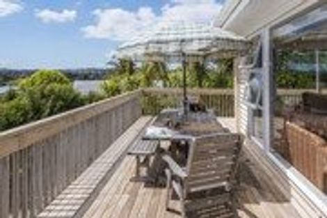 Photo of property in 8 Pooley Street, Pakuranga Heights, Auckland, 2010