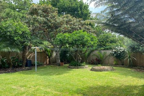 Photo of property in 50 Sylvan Crescent, Te Atatu South, Auckland, 0610