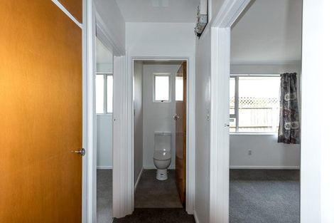 Photo of property in 2/101 Middlepark Road, Sockburn, Christchurch, 8042