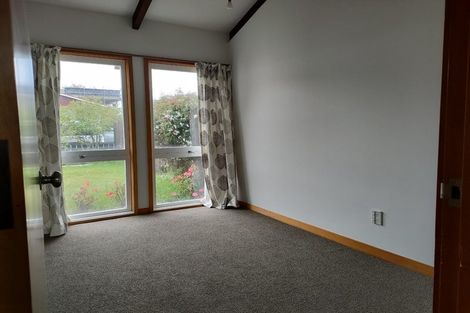 Photo of property in 1 Raekura Place, Redcliffs, Christchurch, 8081