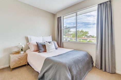 Photo of property in 48 Kent Lodge Avenue, Avonhead, Christchurch, 8042