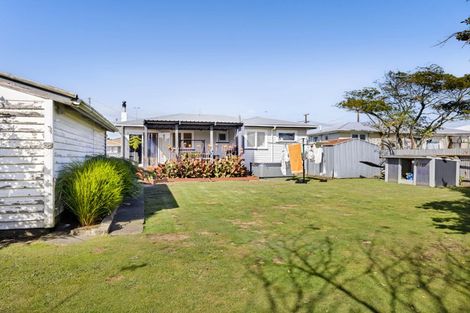 Photo of property in 8 Pacey Avenue, Hawera, 4610