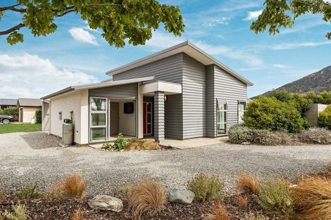 Photo of property in 2 Bell Street, Lake Hawea, Wanaka, 9382