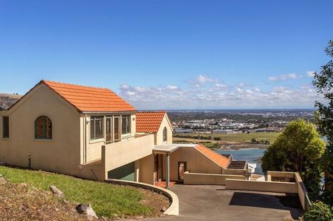 Photo of property in 5 Hatherly Lane, Mount Pleasant, Christchurch, 8081