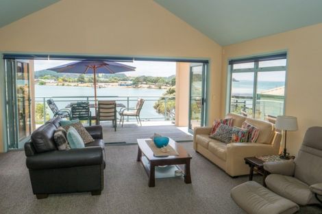 Photo of property in 4 Bush Point Road, Cable Bay, 0420