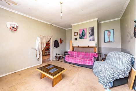 Photo of property in 39 Cornfoot Street, Castlecliff, Whanganui, 4501
