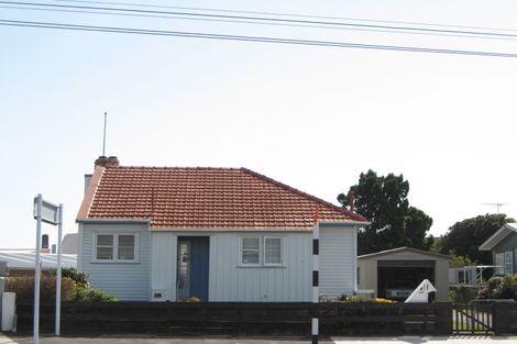 Photo of property in 110 Tukapa Street, Westown, New Plymouth, 4310