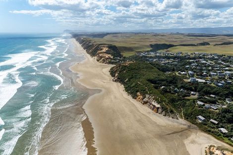 Photo of property in 20 Coates Avenue, Baylys Beach, Dargaville, 0377