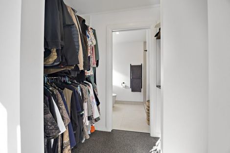 Photo of property in 44b Crosland Road, South Head, 0874