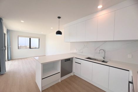 Photo of property in 1a Wren Place, Unsworth Heights, Auckland, 0632