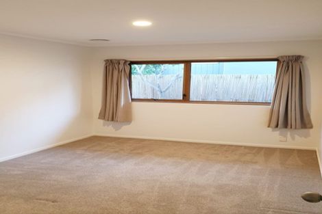 Photo of property in 1/67 Seaview Road, Castor Bay, Auckland, 0620