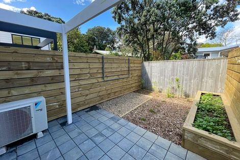 Photo of property in 19 Whanui Place, Mangere Bridge, Auckland, 2022
