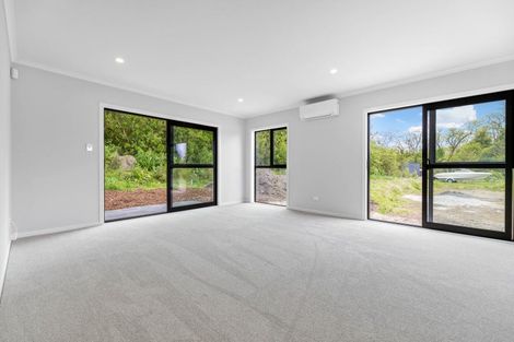 Photo of property in 9 Winnie Close, Acacia Bay, Taupo, 3330