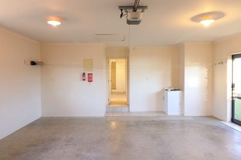 Photo of property in 14 Farleigh Close, Huntington, Hamilton, 3210